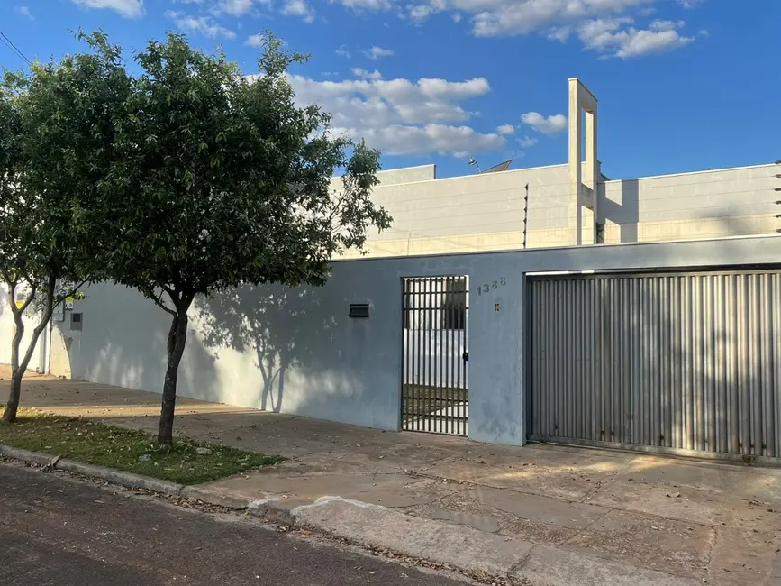 Foto 1 de Casa com 2 quartos à venda, 210m2 em Jardim América, Rondonopolis - MT