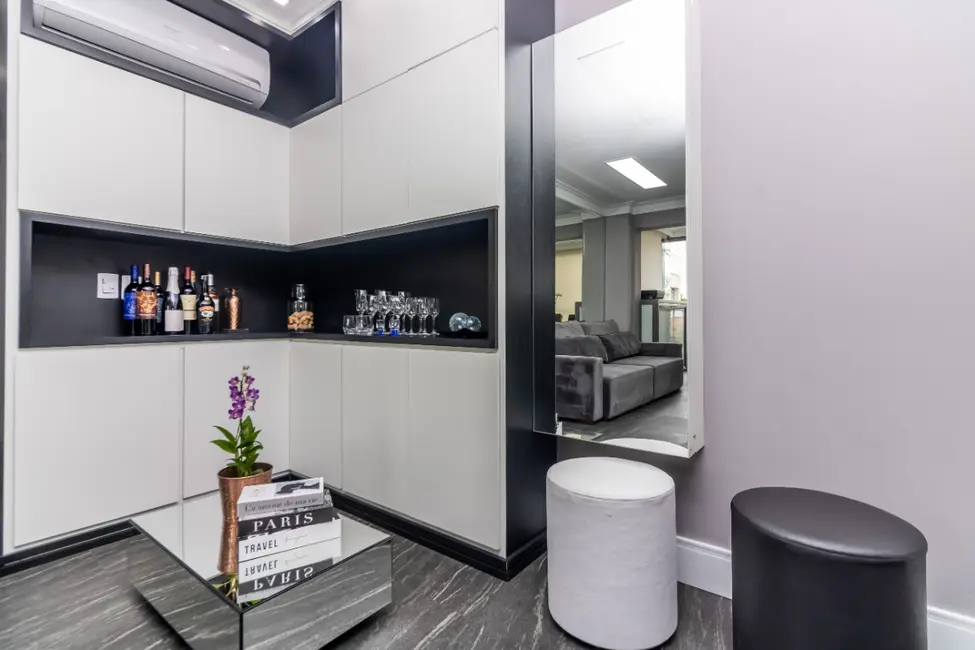 Foto 6 de Apartamento com 2 quartos à venda, 67m2 em Moema, São Paulo - SP