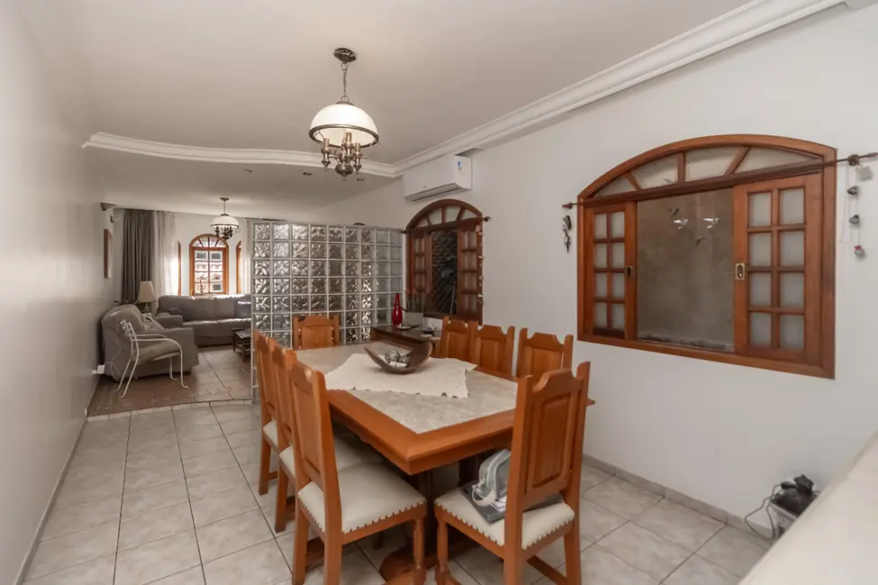 Casa com 5 quartos à venda, 300m2 em Jardim Textil, São Paulo - SP - imagem 1 Foto 1 de Casa com 5 quartos à venda, 300m2 em Jardim Textil, São Paulo - SP
