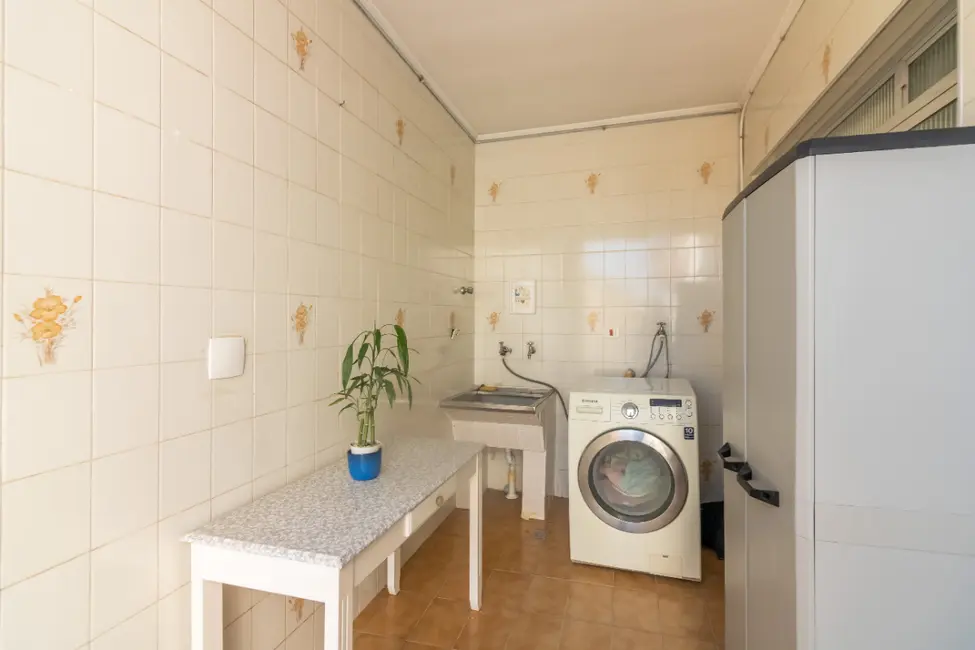 Sobrado com 3 quartos à venda, 256m2 em Vila Pereira Barreto, São Paulo - SP - imagem 9 Foto 9 de Sobrado com 3 quartos à venda, 256m2 em Vila Pereira Barreto, São Paulo - SP