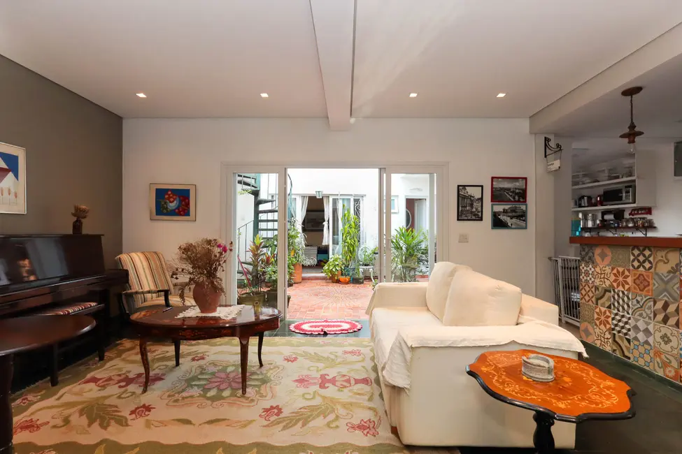 Casa de Vila com 4 quartos à venda, 240m2 em Aclimação, São Paulo - SP - imagem 4 Foto 4 de Casa de Vila com 4 quartos à venda, 240m2 em Aclimação, São Paulo - SP
