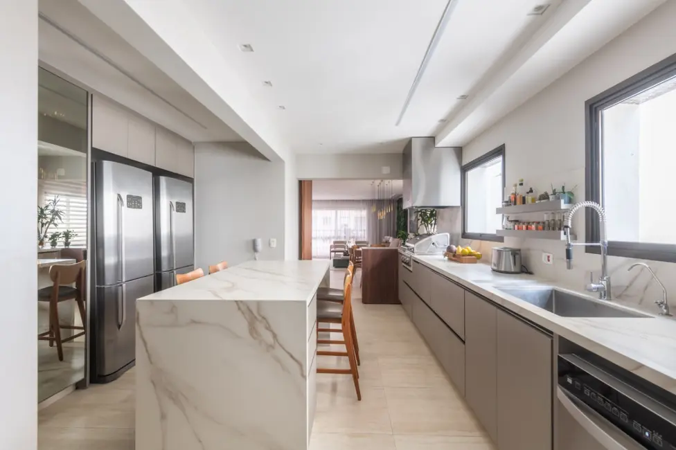 Apartamento com 3 quartos à venda, 222m2 em Jardim Europa, São Paulo - SP - imagem 4 Foto 4 de Apartamento com 3 quartos à venda, 222m2 em Jardim Europa, São Paulo - SP