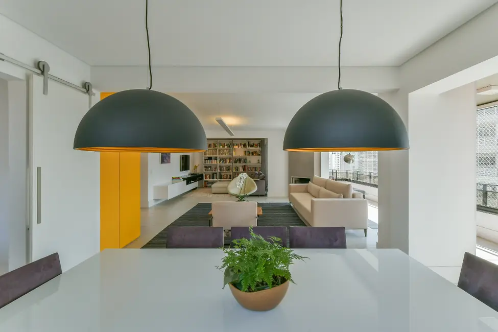 Apartamento com 3 quartos à venda, 209m2 em Vila Nova Conceição, São Paulo - SP - imagem 8 Foto 8 de Apartamento com 3 quartos à venda, 209m2 em Vila Nova Conceição, São Paulo - SP