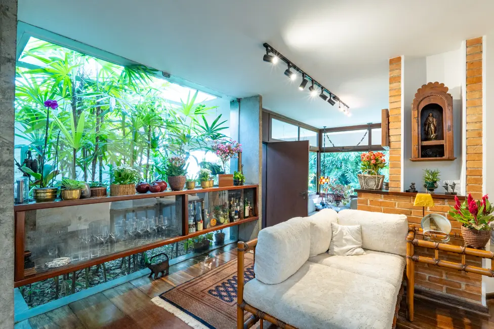 Casa com 4 quartos à venda, 571m2 em Jardim Leonor, São Paulo - SP - imagem 2 Foto 2 de Casa com 4 quartos à venda, 571m2 em Jardim Leonor, São Paulo - SP