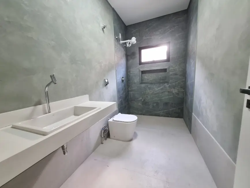 Casa de Condomínio com 3 quartos à venda, 240m2 em Vila Goulart III, Rondonopolis - MT - imagem 9 Foto 9 de Casa de Condomínio com 3 quartos à venda, 240m2 em Vila Goulart III, Rondonopolis - MT