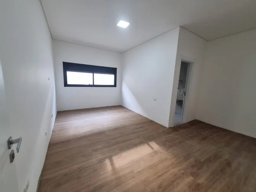 Casa de Condomínio com 3 quartos à venda, 240m2 em Vila Goulart III, Rondonopolis - MT - imagem 7 Foto 7 de Casa de Condomínio com 3 quartos à venda, 240m2 em Vila Goulart III, Rondonopolis - MT