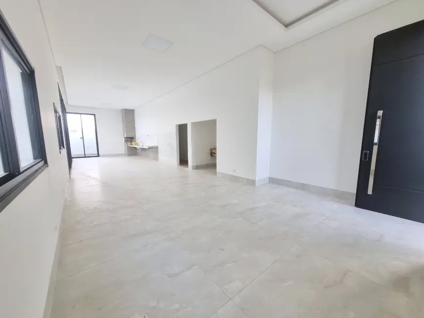 Casa de Condomínio com 3 quartos à venda, 240m2 em Vila Goulart III, Rondonopolis - MT - imagem 6 Foto 6 de Casa de Condomínio com 3 quartos à venda, 240m2 em Vila Goulart III, Rondonopolis - MT