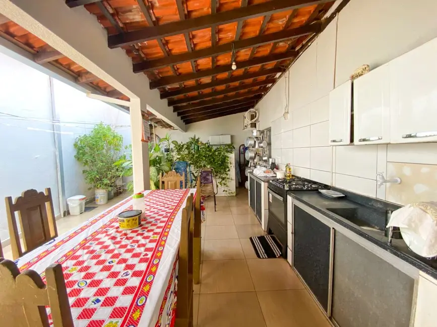 Casa com 2 quartos à venda, 310m2 em Vila Dom Pedro, Rondonopolis - MT - imagem 5 Foto 5 de Casa com 2 quartos à venda, 310m2 em Vila Dom Pedro, Rondonopolis - MT