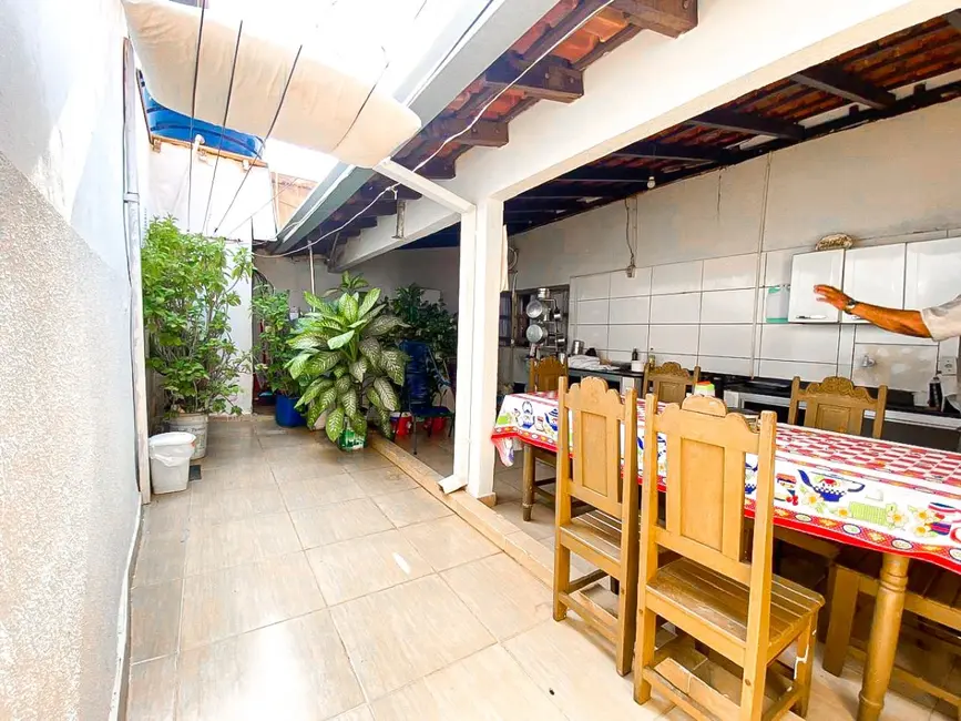 Casa com 2 quartos à venda, 310m2 em Vila Dom Pedro, Rondonopolis - MT - imagem 4 Foto 4 de Casa com 2 quartos à venda, 310m2 em Vila Dom Pedro, Rondonopolis - MT