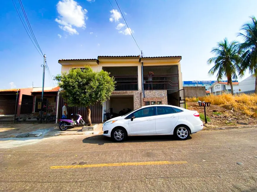 Casa com 2 quartos à venda, 310m2 em Vila Dom Pedro, Rondonopolis - MT - imagem 1 Foto 1 de Casa com 2 quartos à venda, 310m2 em Vila Dom Pedro, Rondonopolis - MT