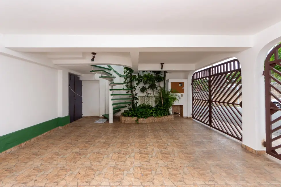 Foto 2 de Sobrado com 2 quartos à venda, 157m2 em Canhema, Diadema - SP