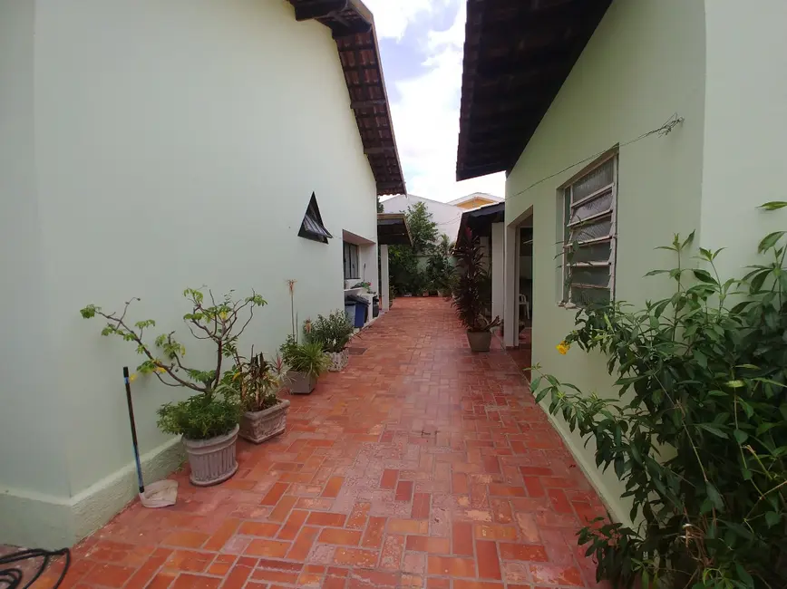 Casa de Vila com 3 quartos à venda, 360m2 em Santa Cruz, Rondonopolis - MT - imagem 5 Foto 5 de Casa de Vila com 3 quartos à venda, 360m2 em Santa Cruz, Rondonopolis - MT