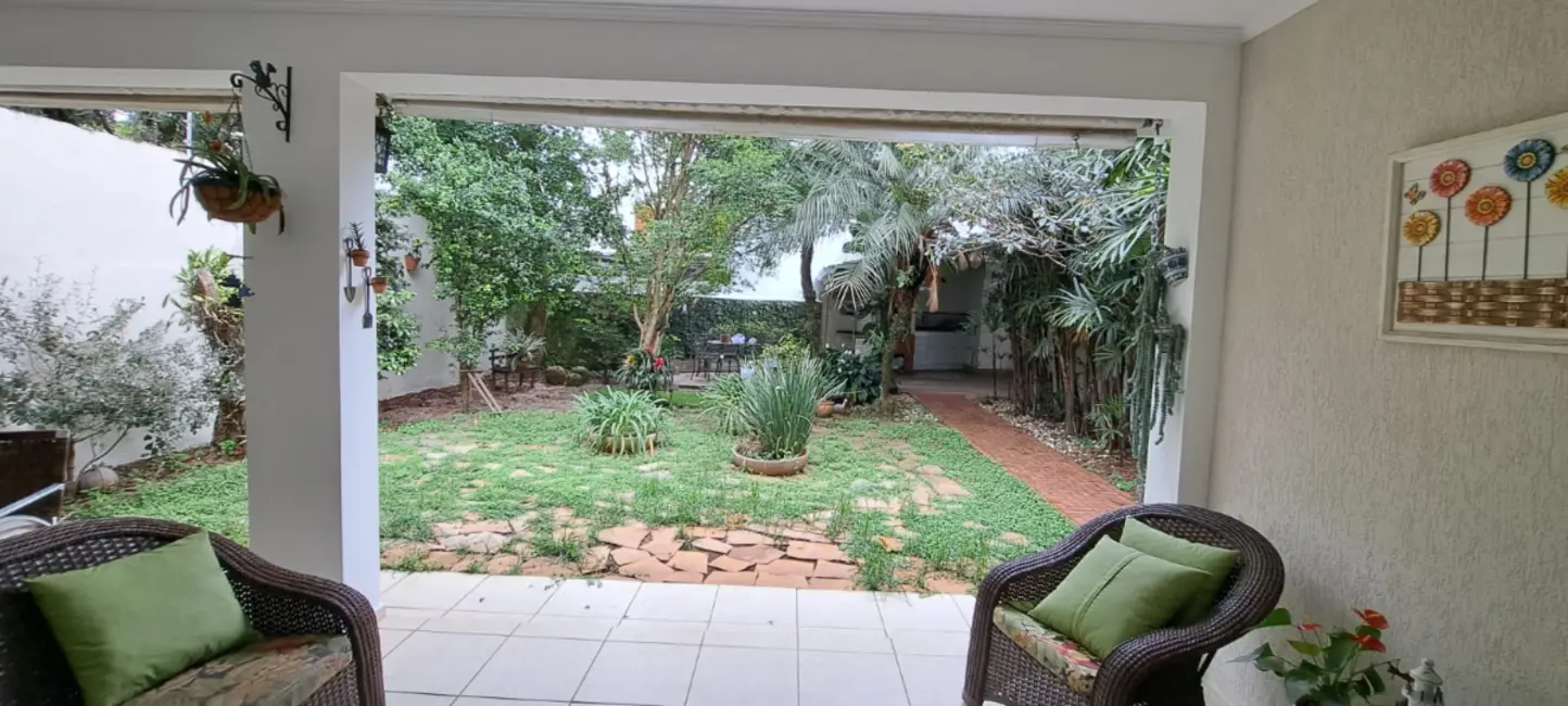 Foto 2 de Sobrado com 4 quartos à venda, 322m2 em Jardim Luzitânia, São Paulo - SP