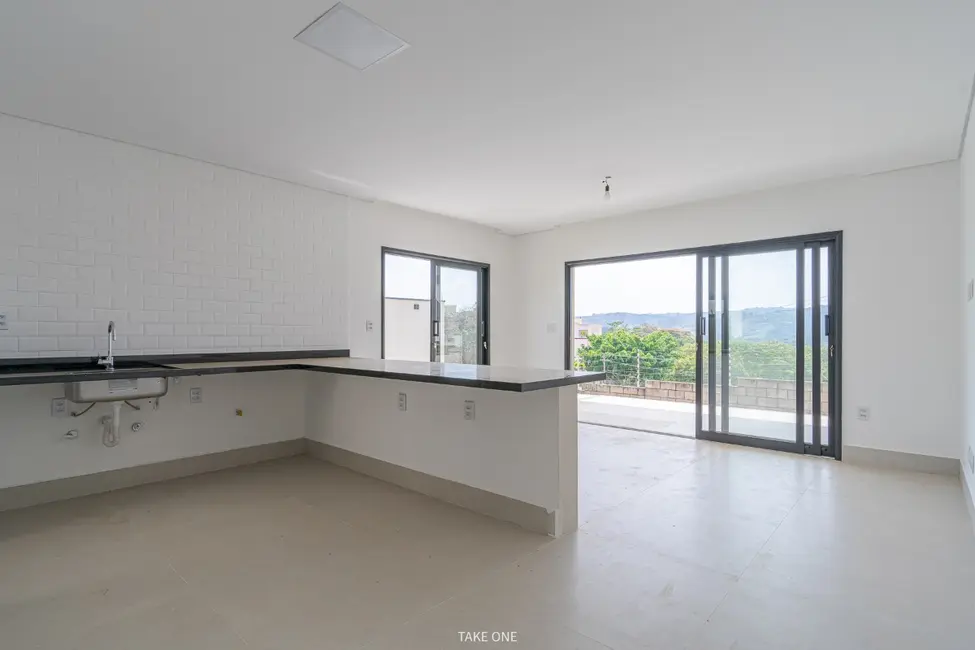 Foto 8 de Casa de Condomínio com 3 quartos à venda, 230m2 em Valinhos - SP