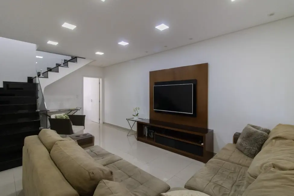 Casa com 3 quartos à venda, 195m2 em Jardim Vila Galvão, Guarulhos - SP - imagem 2 Foto 2 de Casa com 3 quartos à venda, 195m2 em Jardim Vila Galvão, Guarulhos - SP