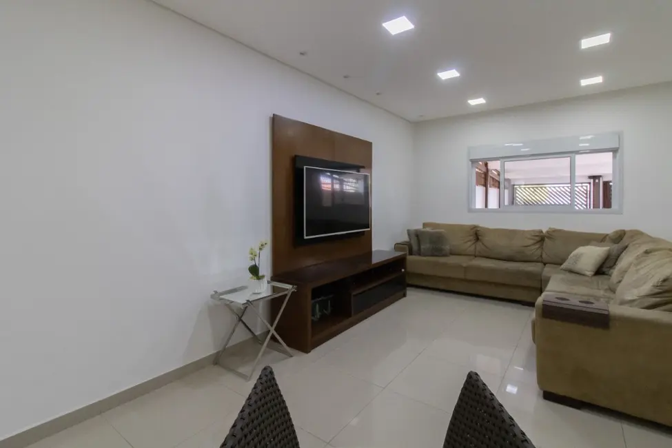 Casa com 3 quartos à venda, 195m2 em Jardim Vila Galvão, Guarulhos - SP - imagem 6 Foto 6 de Casa com 3 quartos à venda, 195m2 em Jardim Vila Galvão, Guarulhos - SP