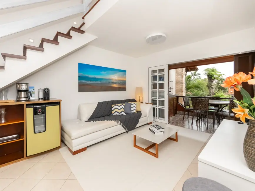 Foto 3 de Casa de Condomínio com 3 quartos à venda, 127m2 em Sao Sebastiao - SP