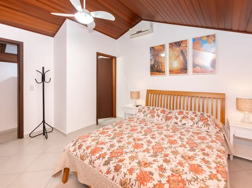 Foto 9 de Casa de Condomínio com 3 quartos à venda, 127m2 em Sao Sebastiao - SP