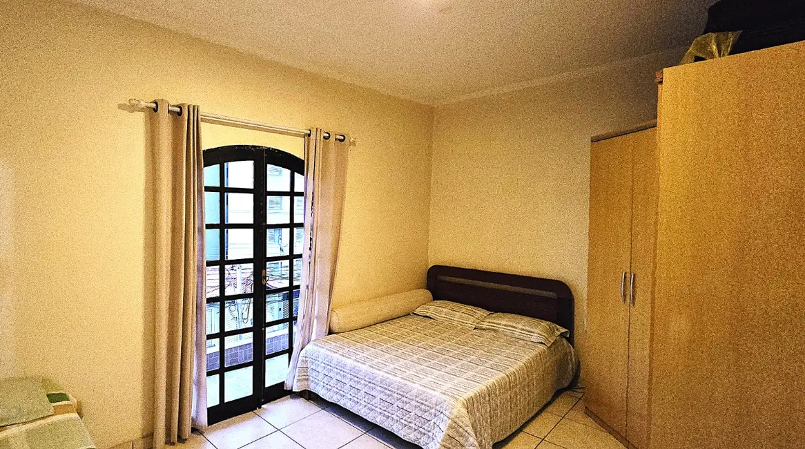 Casa com 3 quartos à venda, 217m2 em Jaguaribe, Osasco - SP - imagem 3 Foto 3 de Casa com 3 quartos à venda, 217m2 em Jaguaribe, Osasco - SP