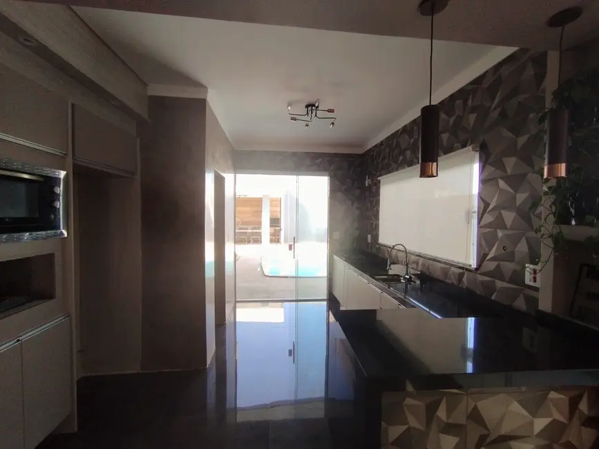 Foto 7 de Casa de Condomínio com 3 quartos à venda, 362m2 em Sabaúna, Mogi Das Cruzes - SP