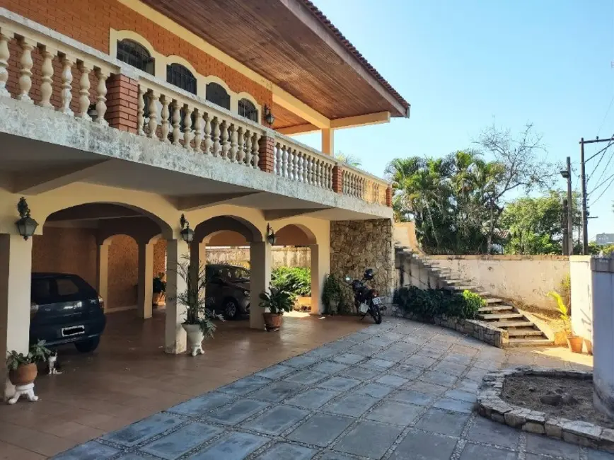 Casa com 5 quartos à venda, 422m2 em Centro, Aguas De Sao Pedro - SP - imagem 4 Foto 4 de Casa com 5 quartos à venda, 422m2 em Centro, Aguas De Sao Pedro - SP