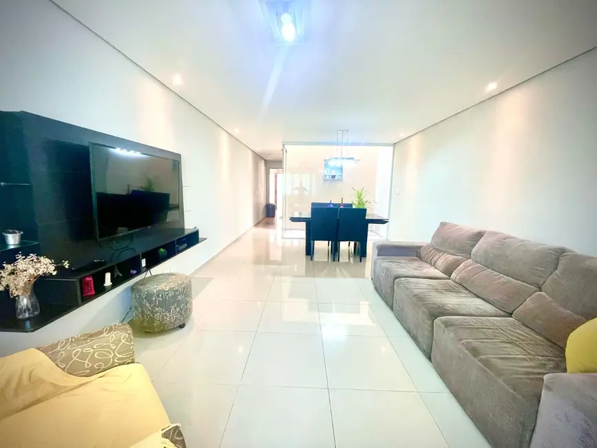 Foto 2 de Casa com 3 quartos à venda, 218m2 em Vila Santa Clara, São Paulo - SP