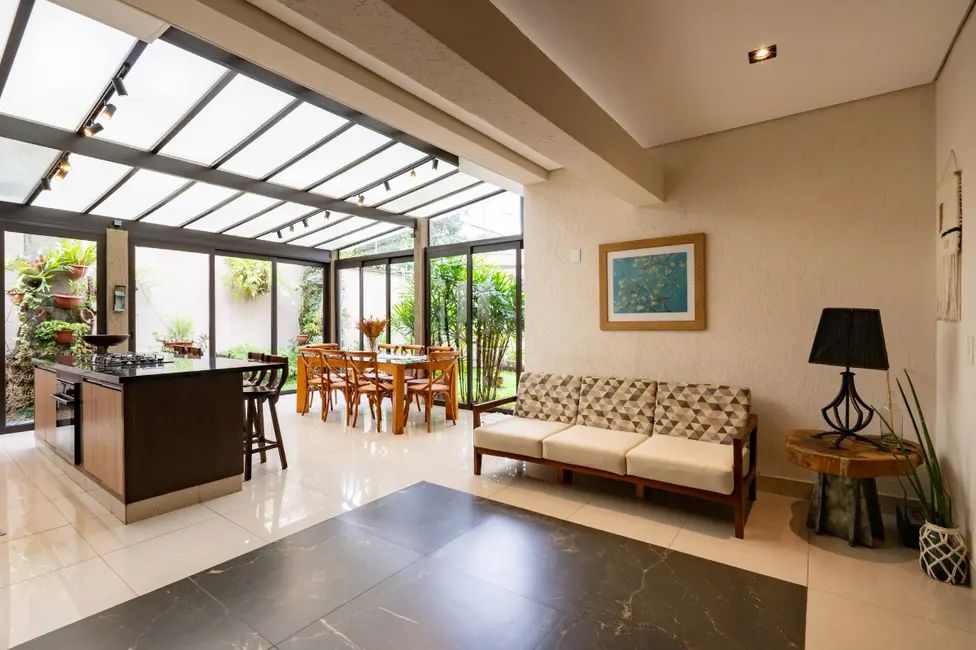 Foto 2 de Casa com 5 quartos à venda, 373m2 em Vila Suzana, São Paulo - SP