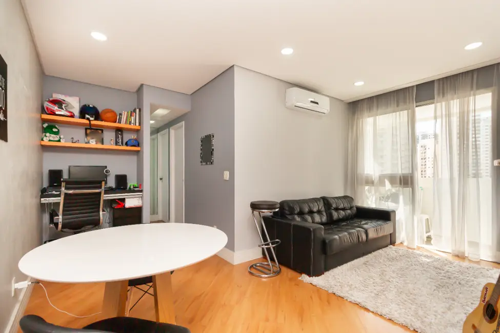 Apartamento com 2 quartos à venda, 60m2 em Moema, São Paulo - SP - imagem 3 Foto 3 de Apartamento com 2 quartos à venda, 60m2 em Moema, São Paulo - SP