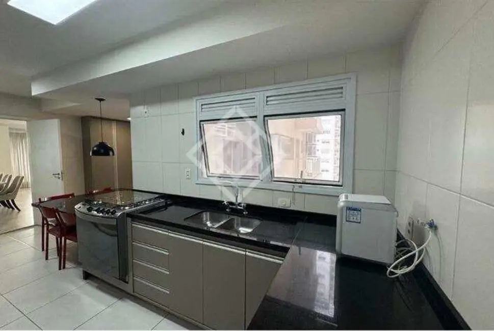Apartamento com 4 quartos para alugar, 241m2 em Água Branca, São Paulo - SP - imagem 8 Foto 8 de Apartamento com 4 quartos para alugar, 241m2 em Água Branca, São Paulo - SP