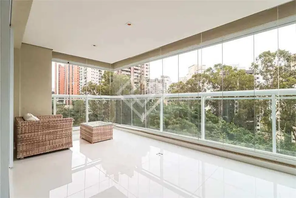 Foto 4 de Apartamento com 3 quartos para alugar, 184m2 em Vila Suzana, São Paulo - SP