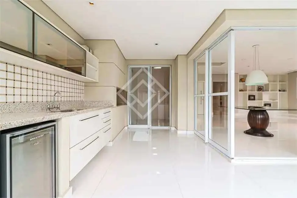 Foto 9 de Apartamento com 3 quartos para alugar, 184m2 em Vila Suzana, São Paulo - SP