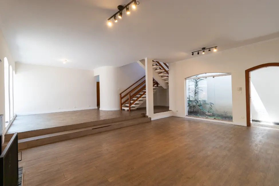 Foto 3 de Casa com 4 quartos à venda, 250m2 em Santo Amaro, São Paulo - SP