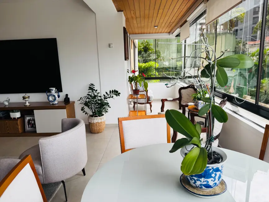 Foto 7 de Apartamento com 4 quartos à venda, 207m2 em Aclimação, São Paulo - SP