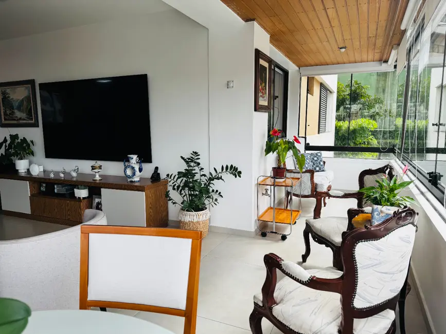 Foto 6 de Apartamento com 4 quartos à venda, 207m2 em Aclimação, São Paulo - SP