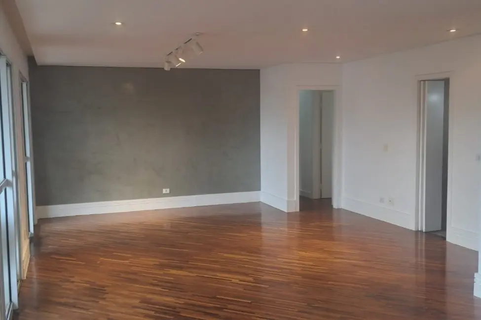 Foto 3 de Apartamento com 4 quartos para alugar, 136m2 em Vila Suzana, São Paulo - SP