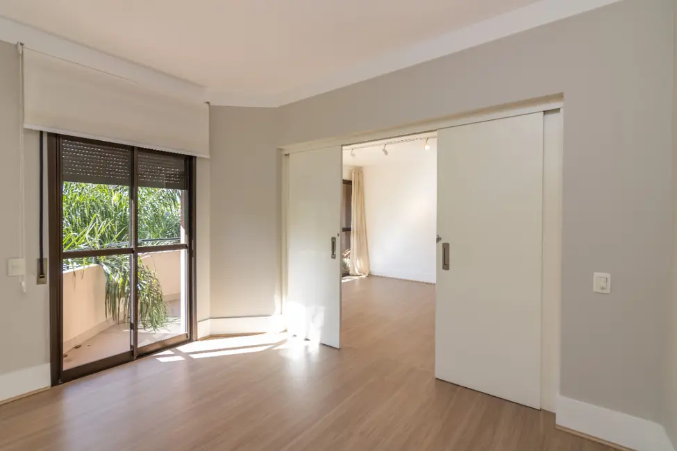 Foto 6 de Apartamento com 2 quartos à venda, 127m2 em Moema, São Paulo - SP