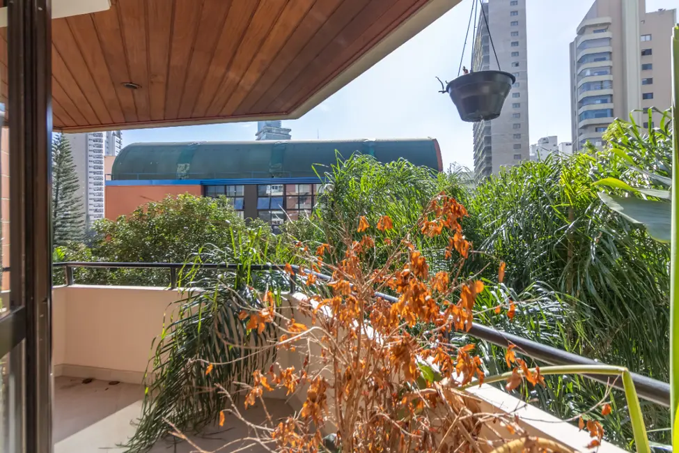 Foto 9 de Apartamento com 2 quartos à venda, 127m2 em Moema, São Paulo - SP