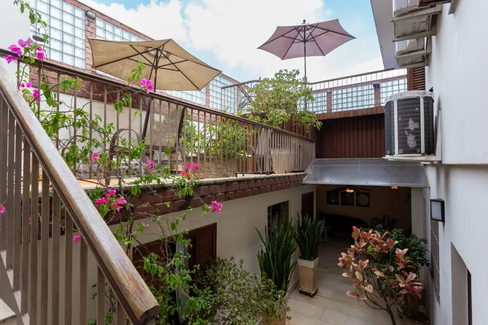 Foto 3 de Casa de Vila com 4 quartos à venda, 330m2 em Planalto Paulista, São Paulo - SP