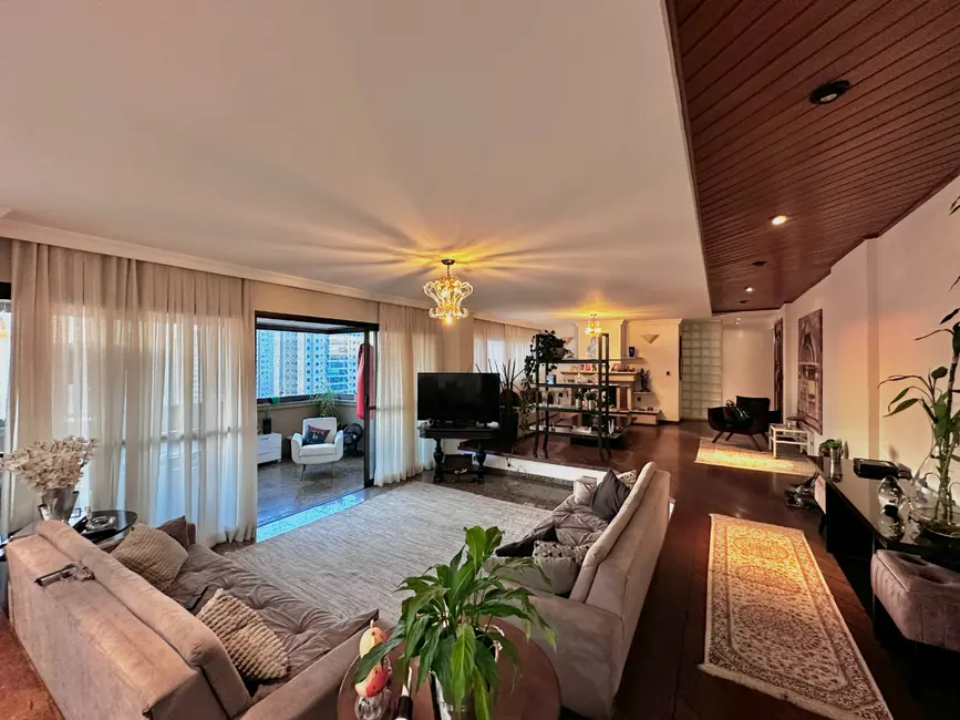 Foto 9 de Apartamento com 4 quartos à venda, 274m2 em Vila Alexandria, São Paulo - SP