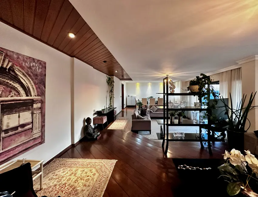 Foto 2 de Apartamento com 4 quartos à venda, 274m2 em Vila Alexandria, São Paulo - SP