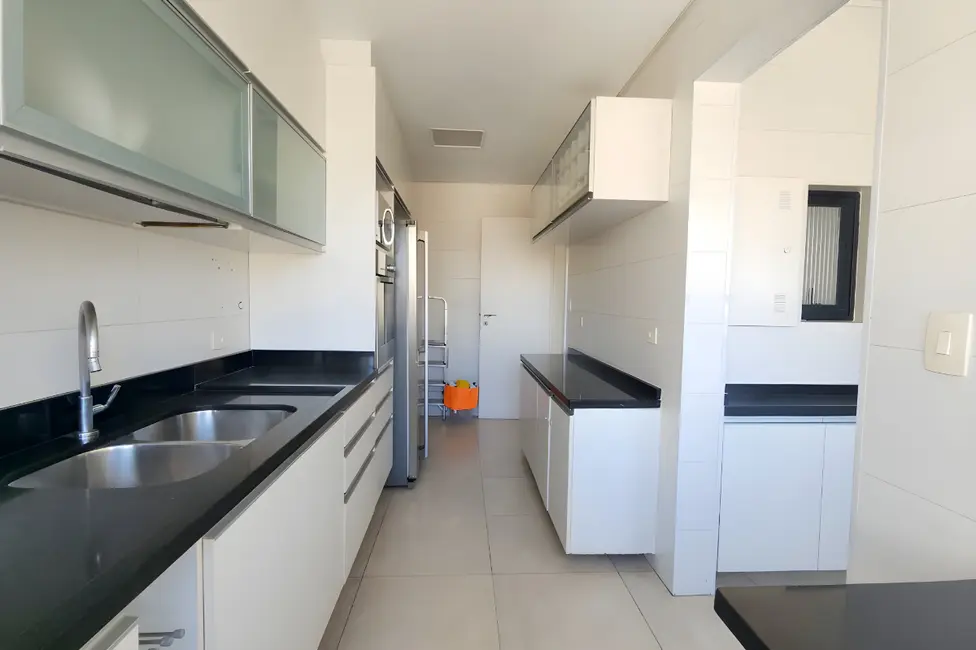 Apartamento com 3 quartos para alugar, 138m2 em Cidade Monções, São Paulo - SP - imagem 9 Foto 9 de Apartamento com 3 quartos para alugar, 138m2 em Cidade Monções, São Paulo - SP