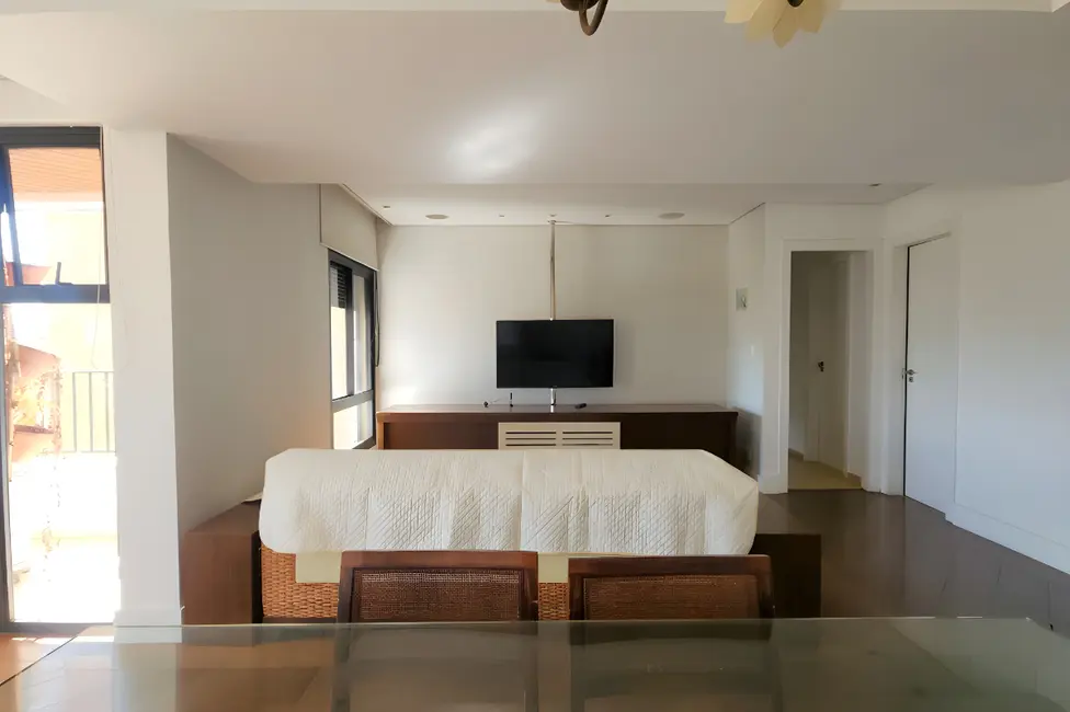 Apartamento com 3 quartos para alugar, 138m2 em Cidade Monções, São Paulo - SP - imagem 5 Foto 5 de Apartamento com 3 quartos para alugar, 138m2 em Cidade Monções, São Paulo - SP