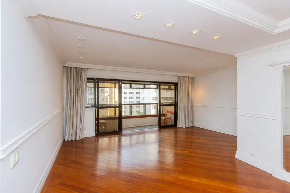 Foto 8 de Apartamento com 4 quartos à venda, 155m2 em Moema, São Paulo - SP