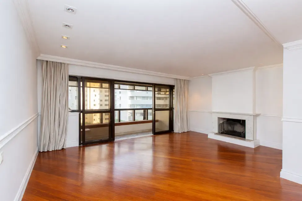 Foto 6 de Apartamento com 4 quartos à venda, 155m2 em Moema, São Paulo - SP