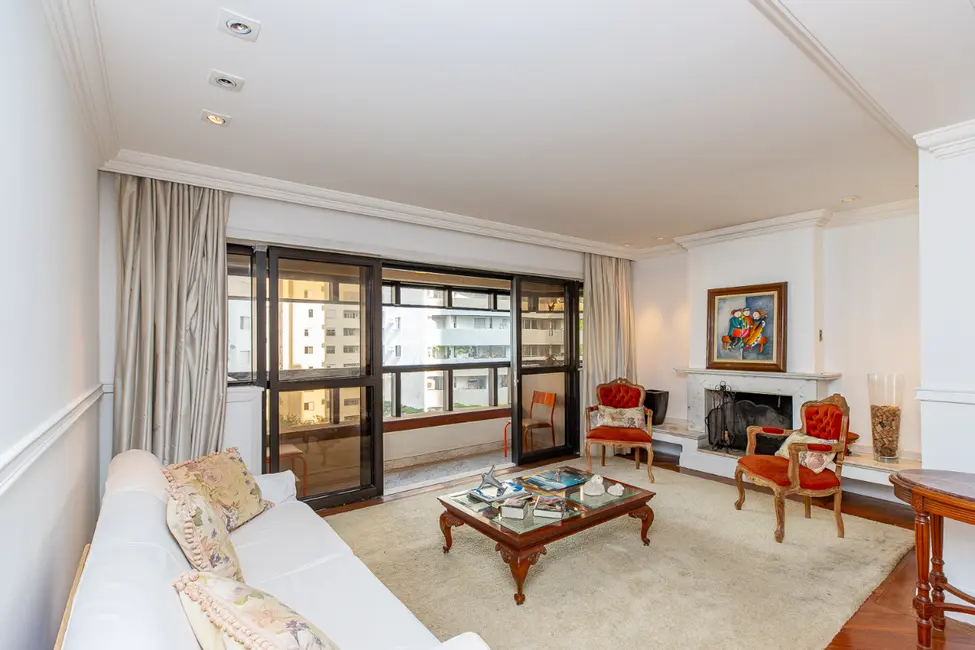 Foto 3 de Apartamento com 4 quartos para alugar, 155m2 em Moema, São Paulo - SP