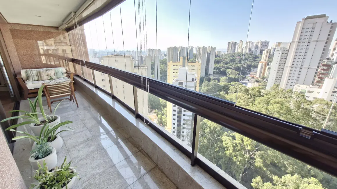Foto 3 de Apartamento com 4 quartos à venda, 226m2 em Vila Suzana, São Paulo - SP