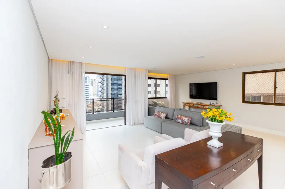 Foto 4 de Apartamento com 4 quartos à venda, 197m2 em Itaim Bibi, São Paulo - SP