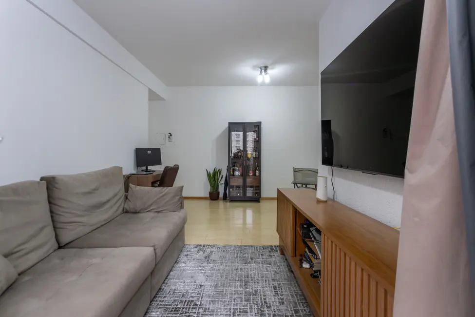Foto 4 de Apartamento com 2 quartos à venda, 60m2 em Moema, São Paulo - SP