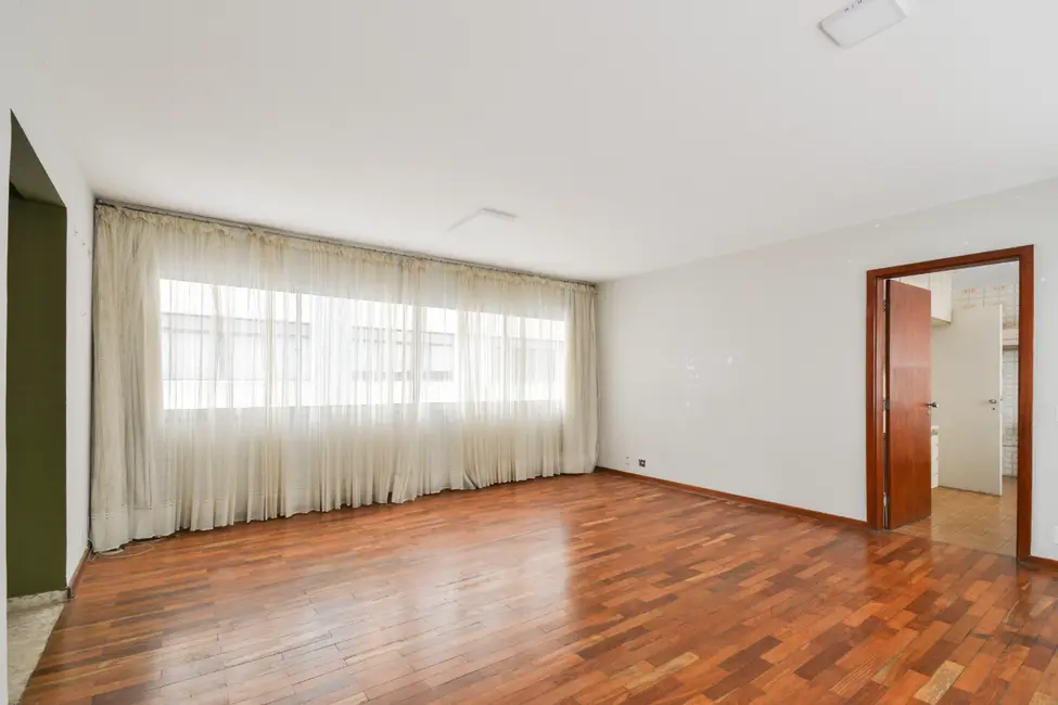 Apartamento com 3 quartos à venda, 139m2 em Higienópolis, São Paulo - SP - imagem 4 Foto 4 de Apartamento com 3 quartos à venda, 139m2 em Higienópolis, São Paulo - SP