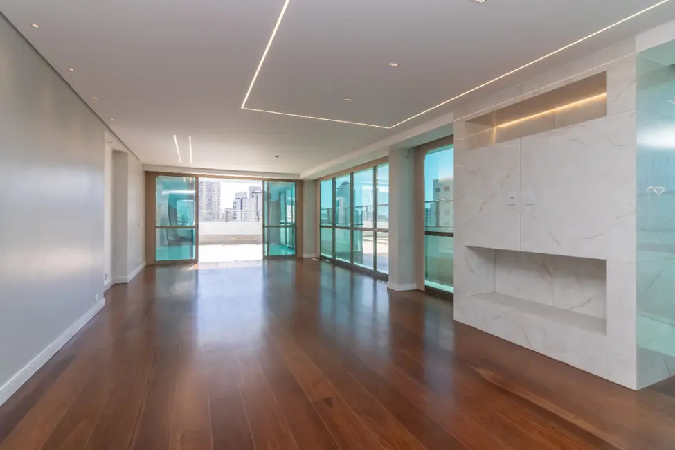 Cobertura com 4 quartos à venda, 500m2 em Aclimação, São Paulo - SP - imagem 8 Foto 8 de Cobertura com 4 quartos à venda, 500m2 em Aclimação, São Paulo - SP